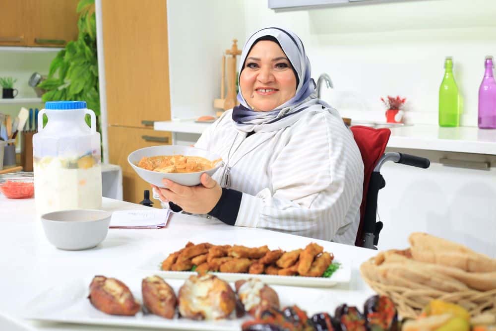 محروسة أيقونة الإصرار والعزيمة.. أول شيف مصري من ذوي الهمم على قناة سفرة
