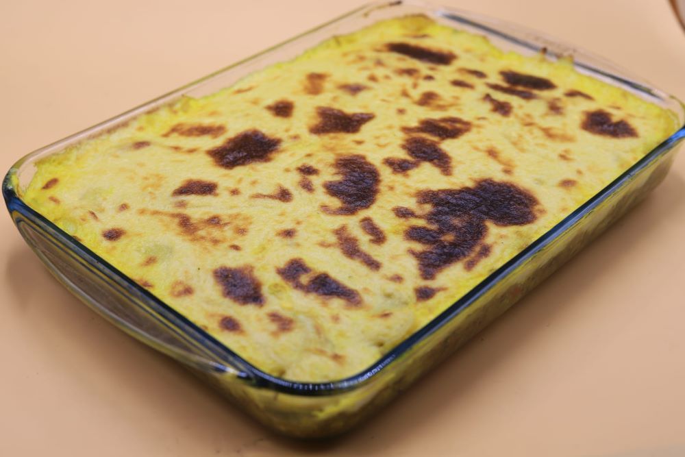 مكرونة بالسبانخ والبشاميل