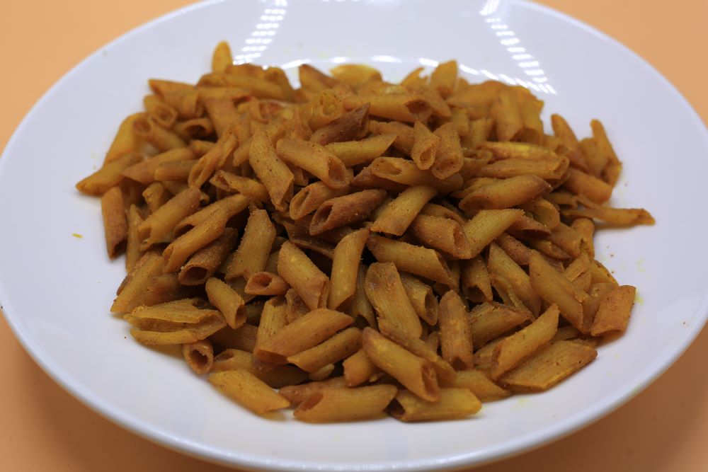 مكرونة محمرة لايت بأطعمة مختلفة