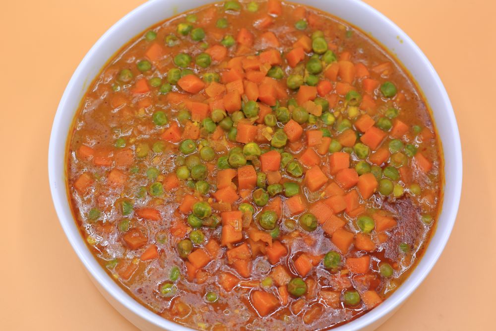 بسلة بالجزر والكاري