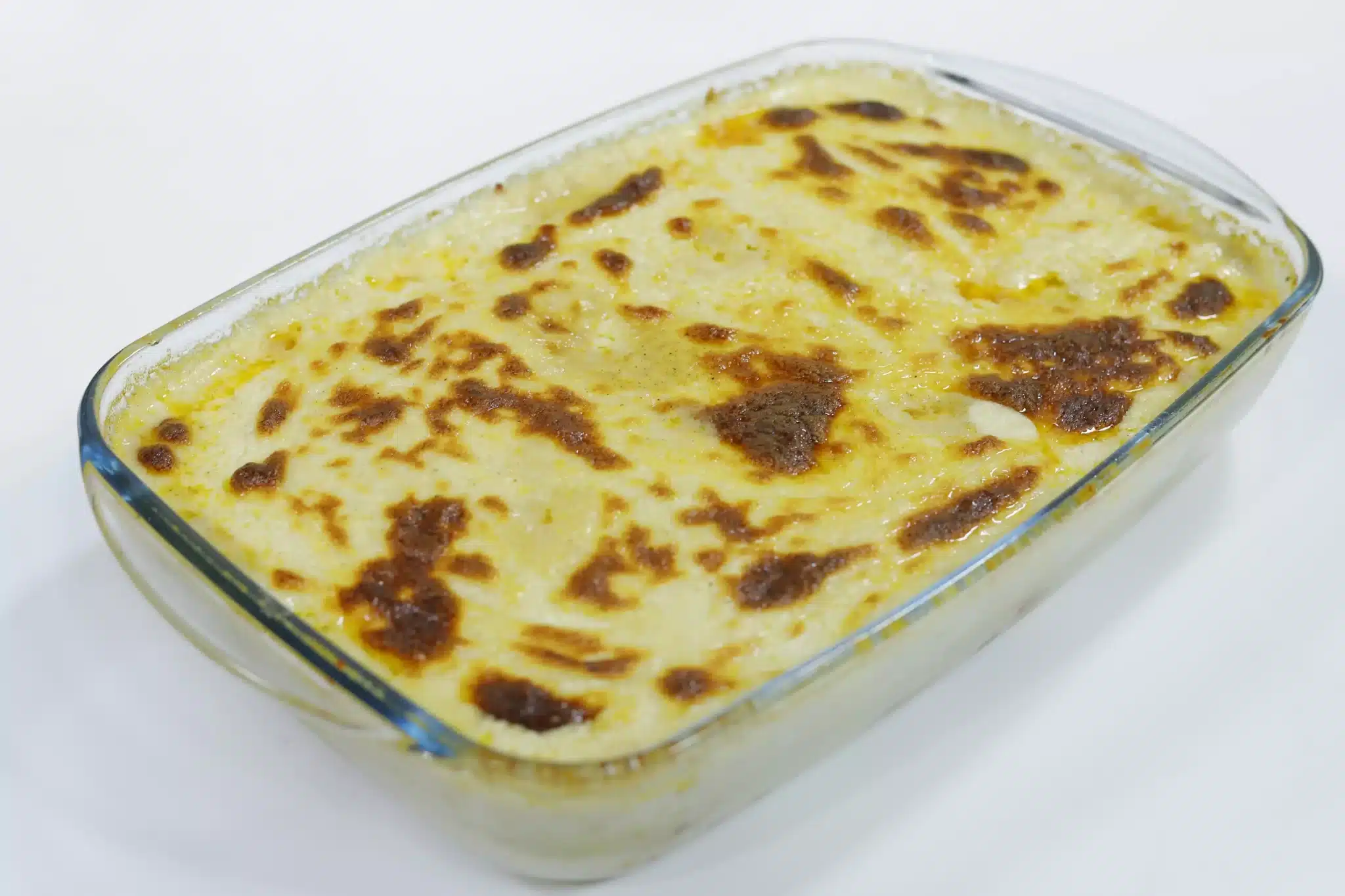 بطاطس بالبشاميل والجبنة