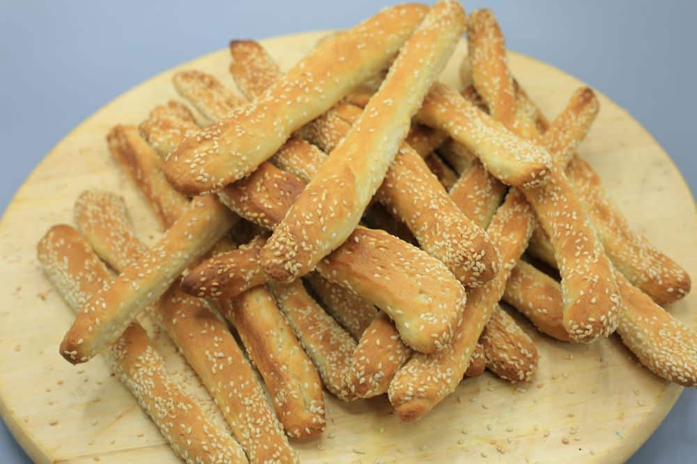 بقسماط بالسمسم