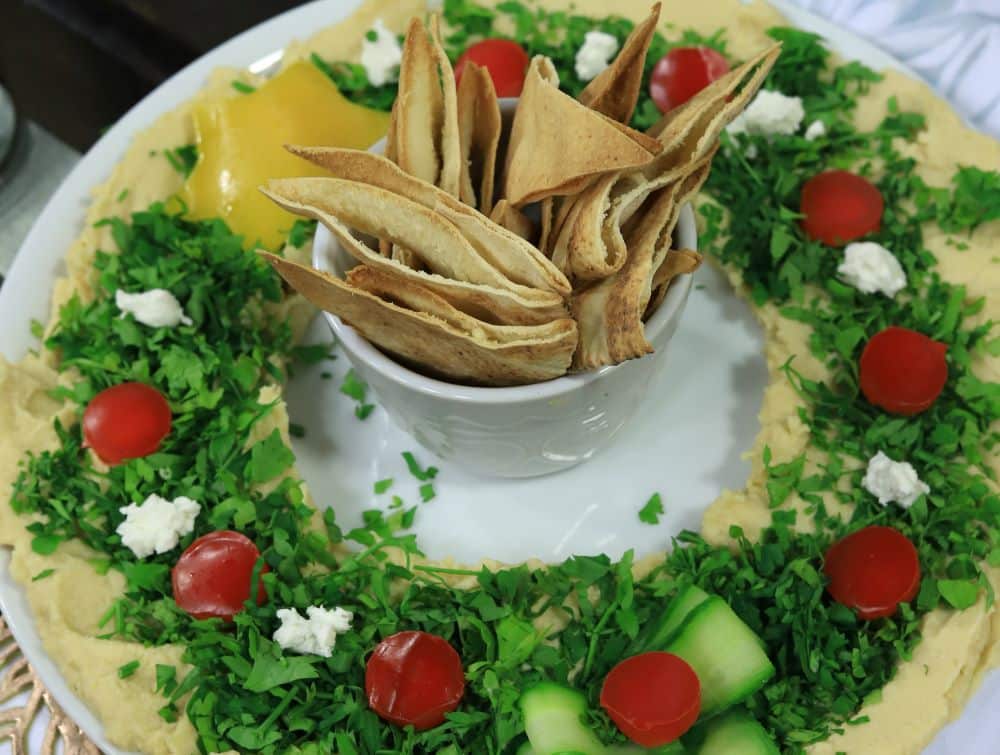 سلطة حمص بالفلفل الأحمر