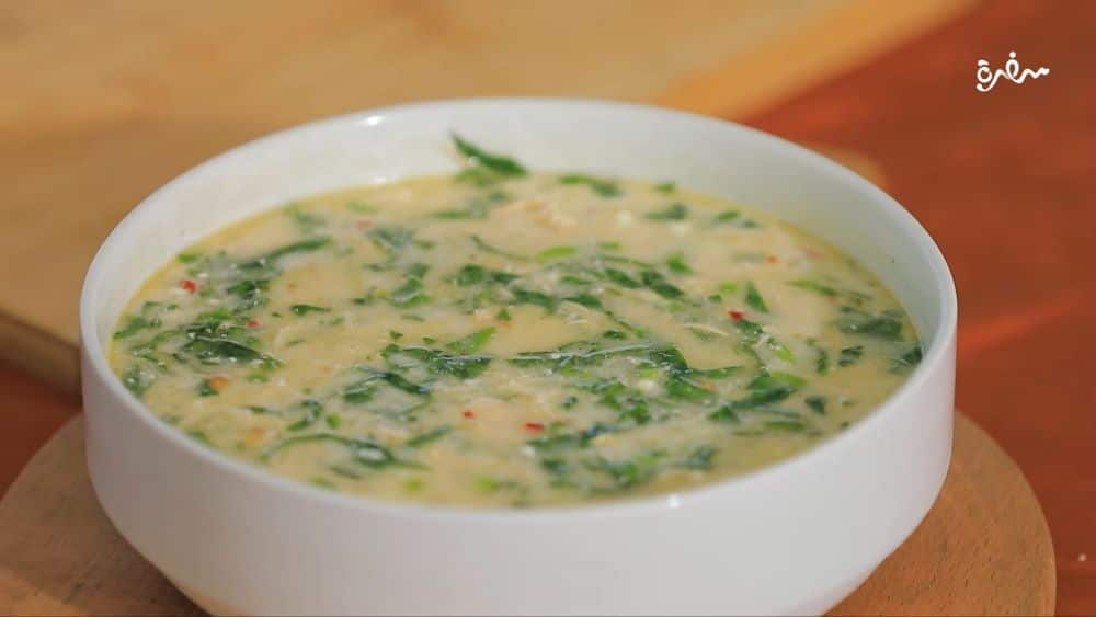 شوربة دجاج بالزبادي والليمون