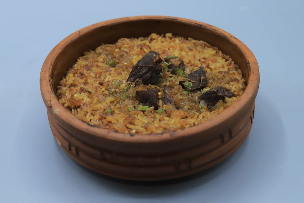 طاجن لسان عصفور باللحمة