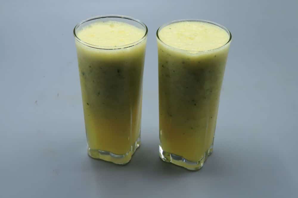 عصير برتقال ويوسفي بالنعناع