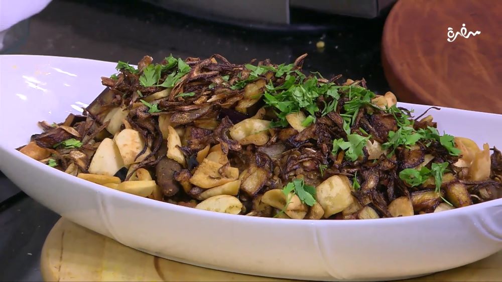 فتة الباذنجان بالكفتة