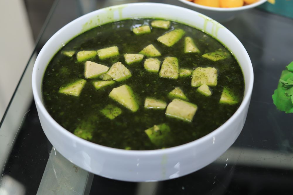 قلقاس بطريقة توتا