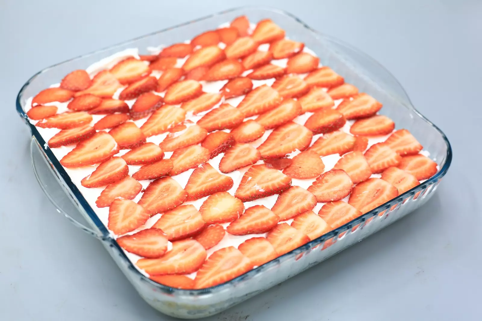 كيكة الحليب بالفراولة