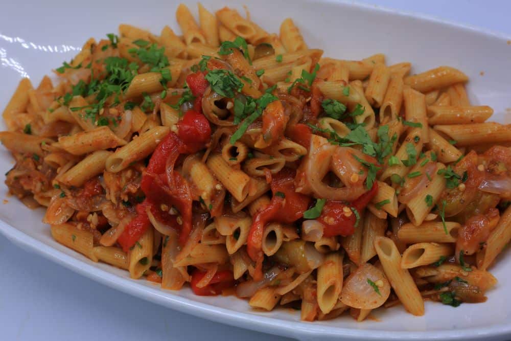 مكرونة بالفلفل المشوي