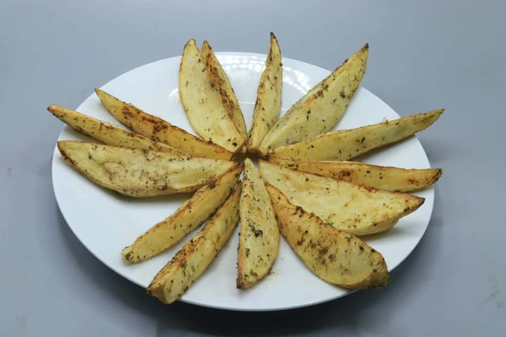 بطاطس ودجز بالتوابل