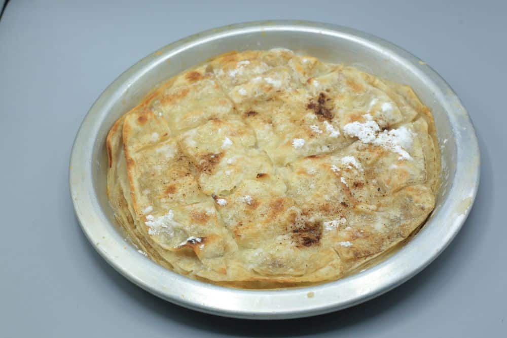 رقاق بالسكر والقرفة