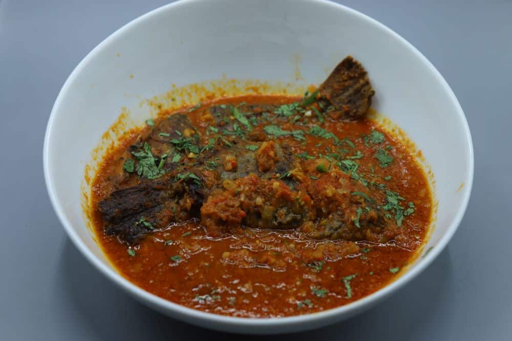 سمك بلطي بالصلصة