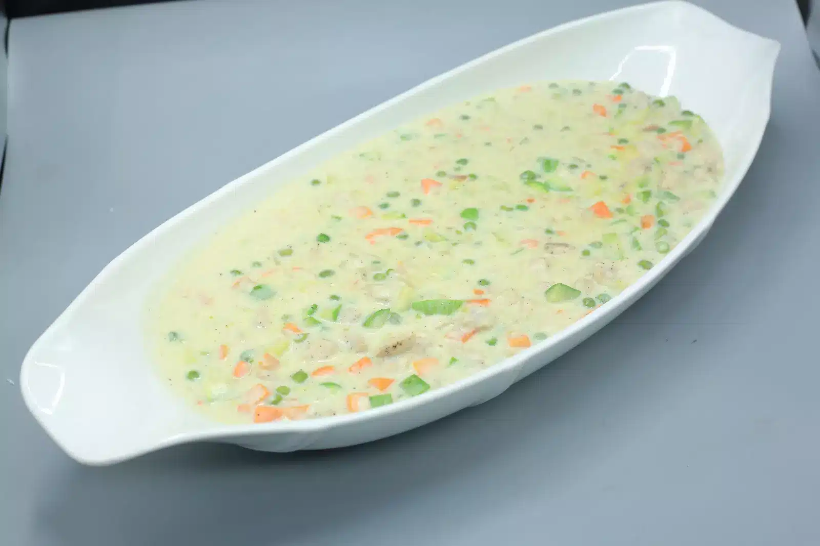 صدور دجاج بالكريمة والخضار