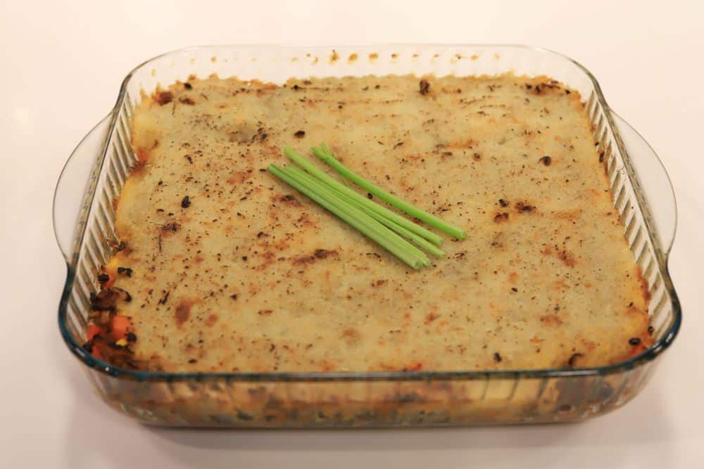 صينية بطاطس مهروسة بالخضار