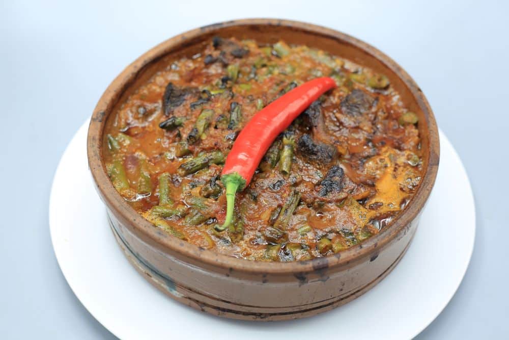 طاجن فاصوليا خضراء باللحمة