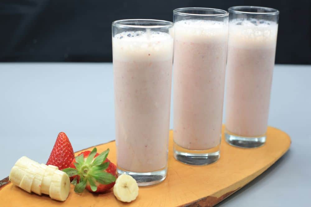 كوكتيل فراولة بالموز