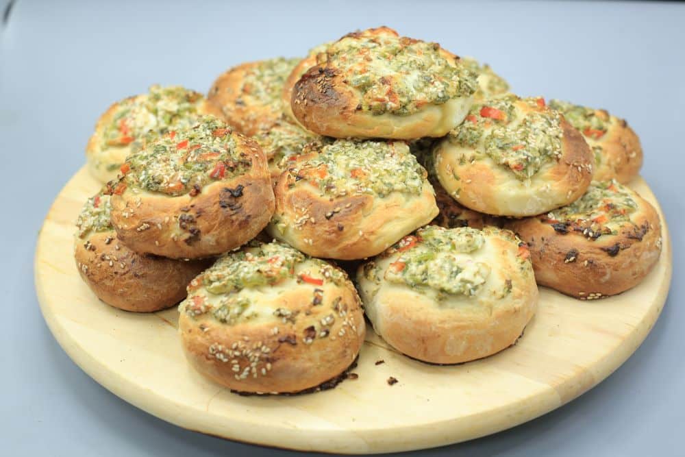 معجنات بالجبنة والفلفل