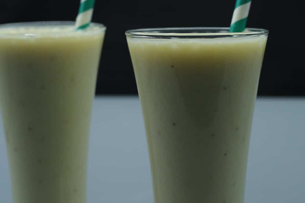 موز باللبن بجوز الهند