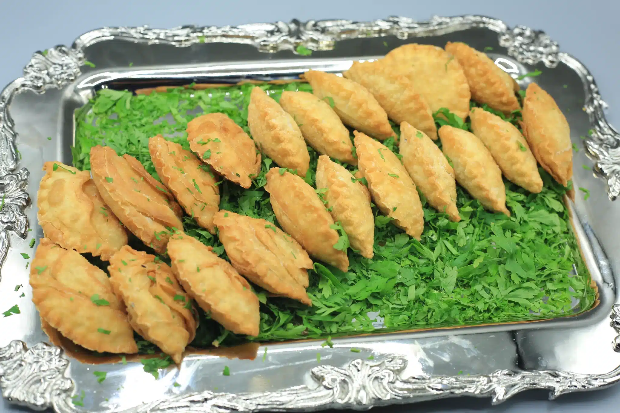 بورك بالجبنة