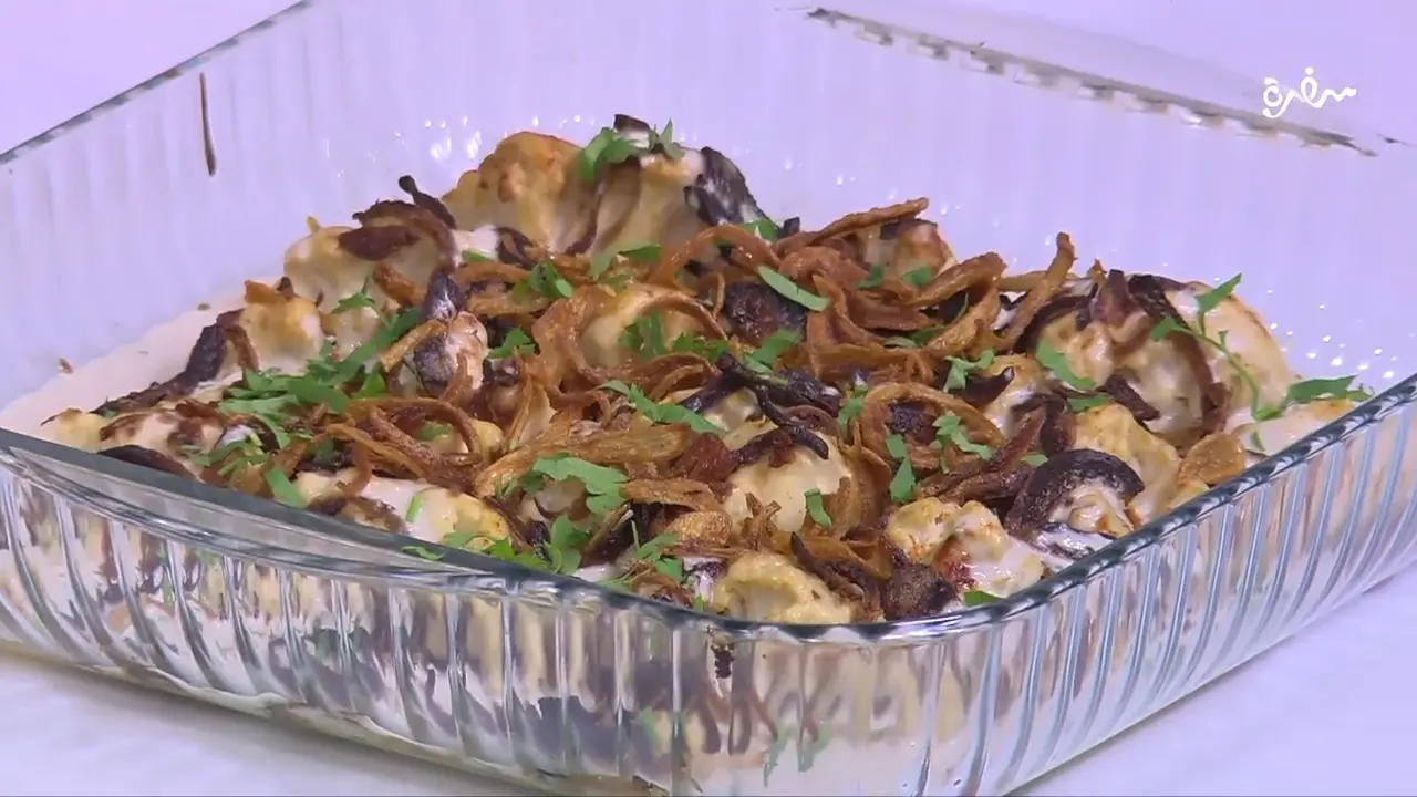 صينية قرنبيط بالطحينة والبصل المحمر