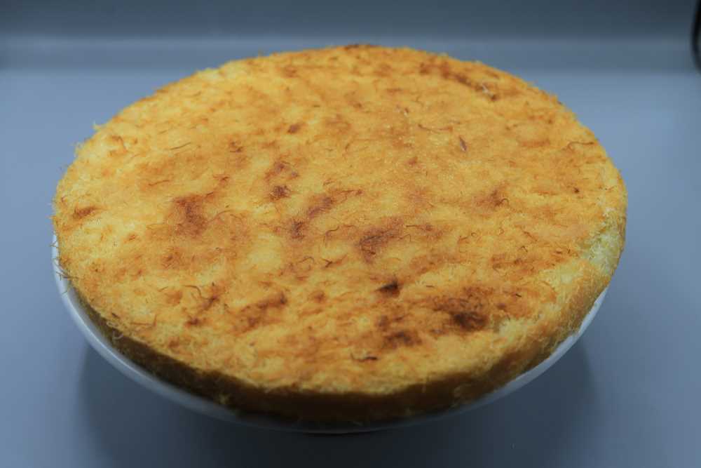 كنافة محشية قشطة وزبيب