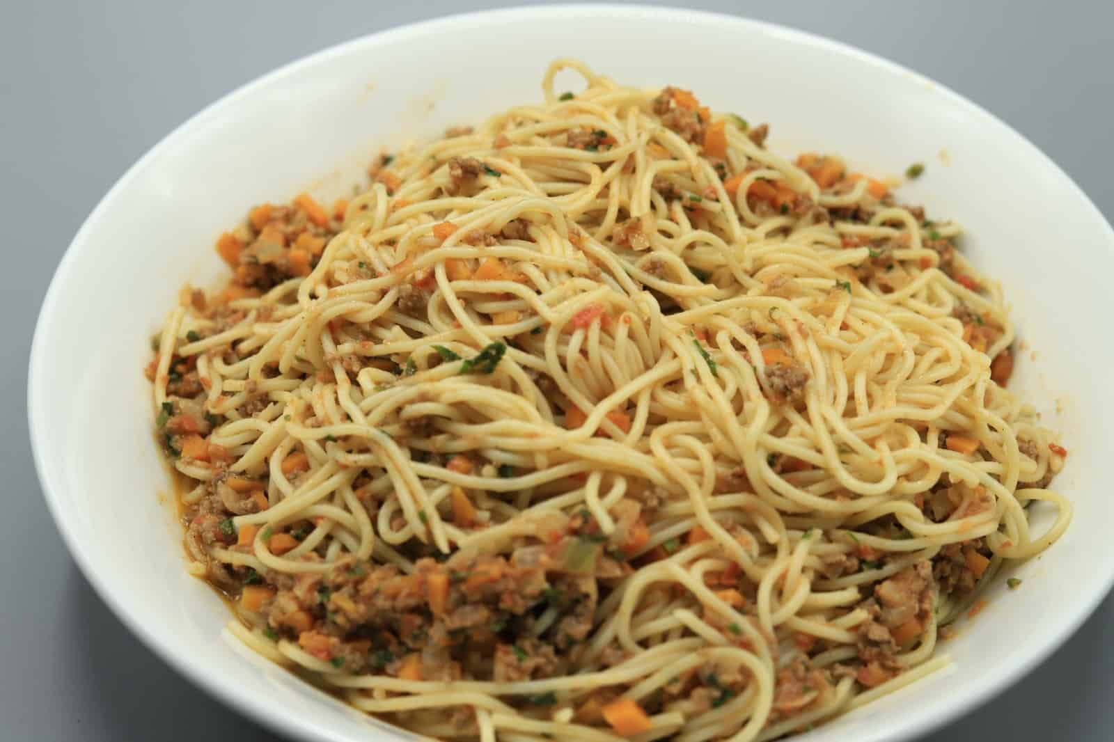 مكرونة بلونيز