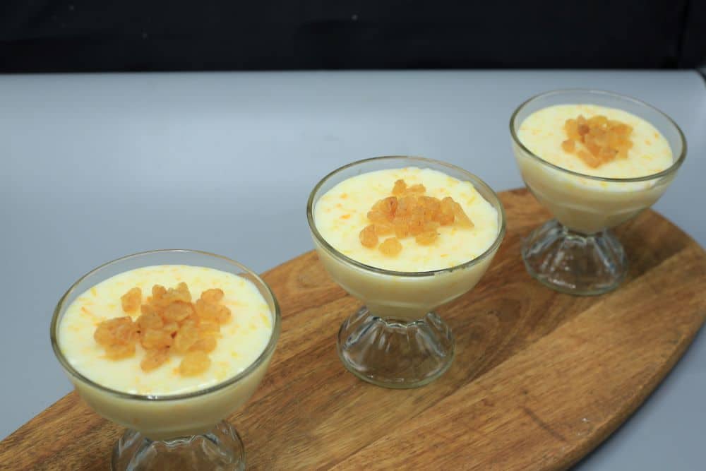 مهلبية بالبرتقال والقرفة بالزبيب بطريقة توتا