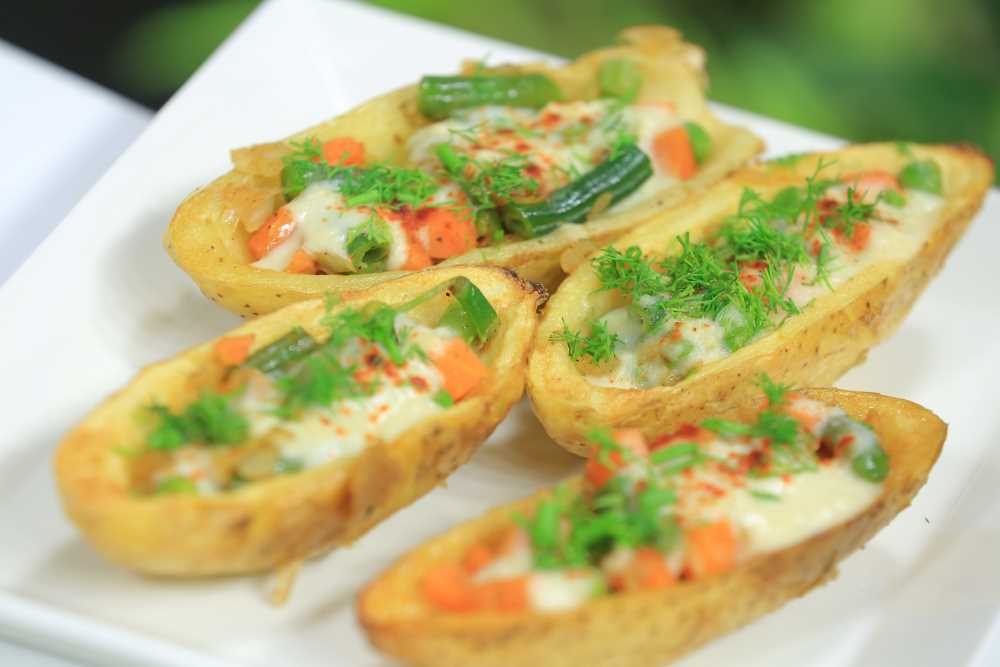 بطاطس بحشوة الخضار والصوص الأبيض