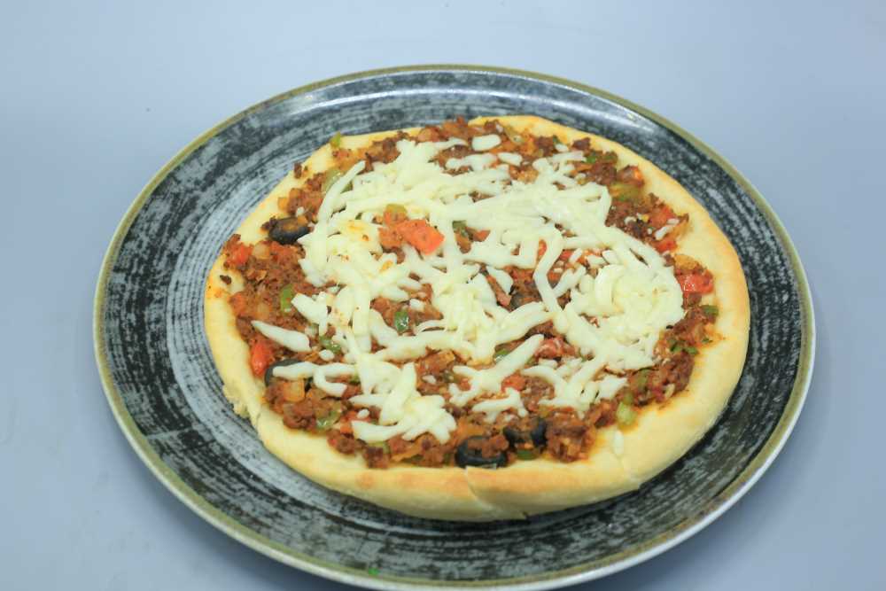 بيتزا باللحمة المفرومة