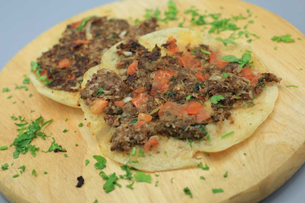 عرايس اللحمة المفرومة بالخبز الشامي