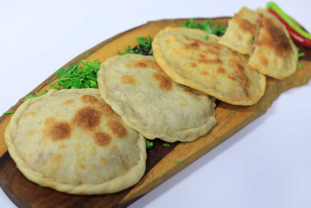 حواوشي إسكندراني بالسجق