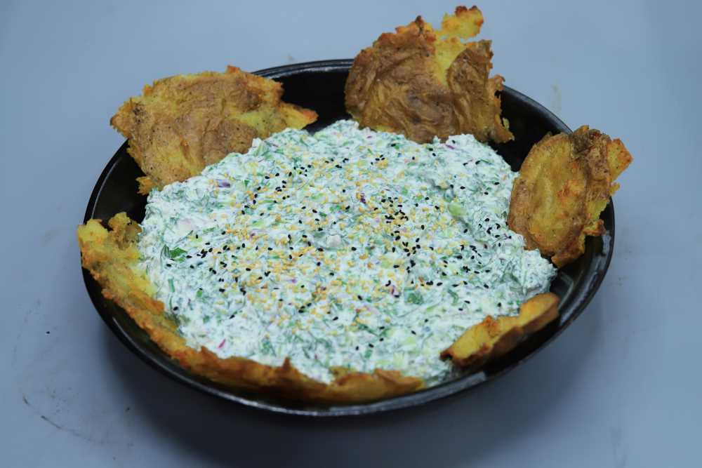 سلطة البطاطس المقرمشة