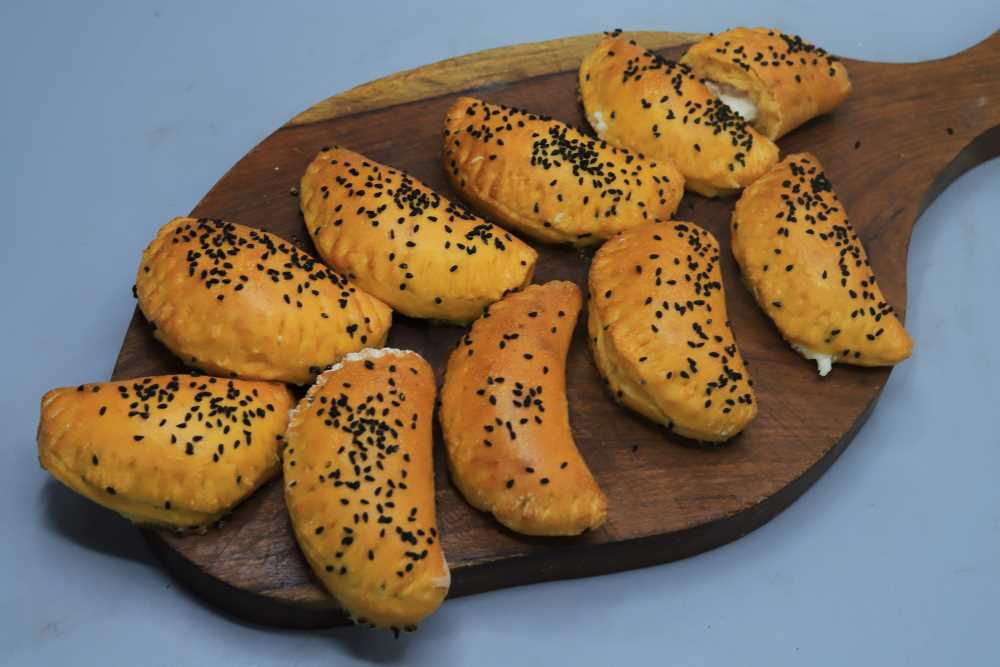 معجنات بالصلصة والجبنة