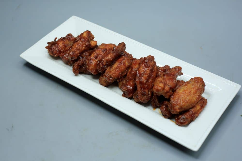 أجنحة دجاج بصوص العسل والبابريكا