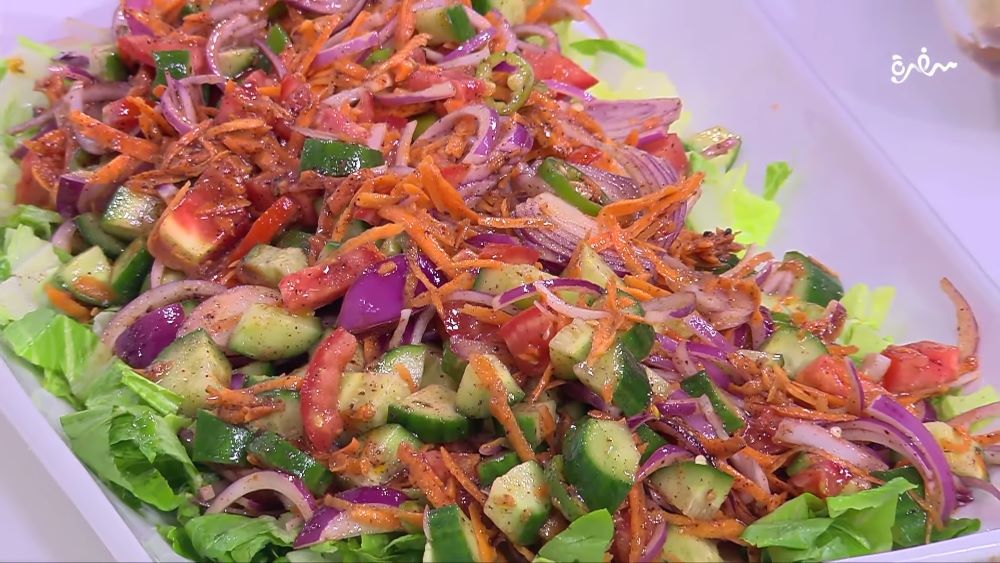 سلطة بصل بالسماق والجزر