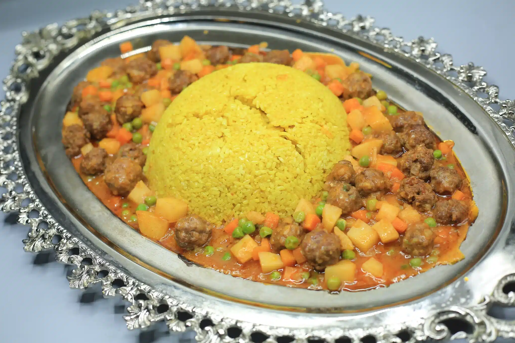 كرات اللحم مع الخضار