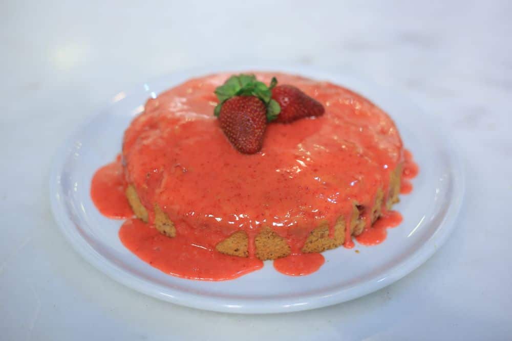 كيك الليمون والفراولة