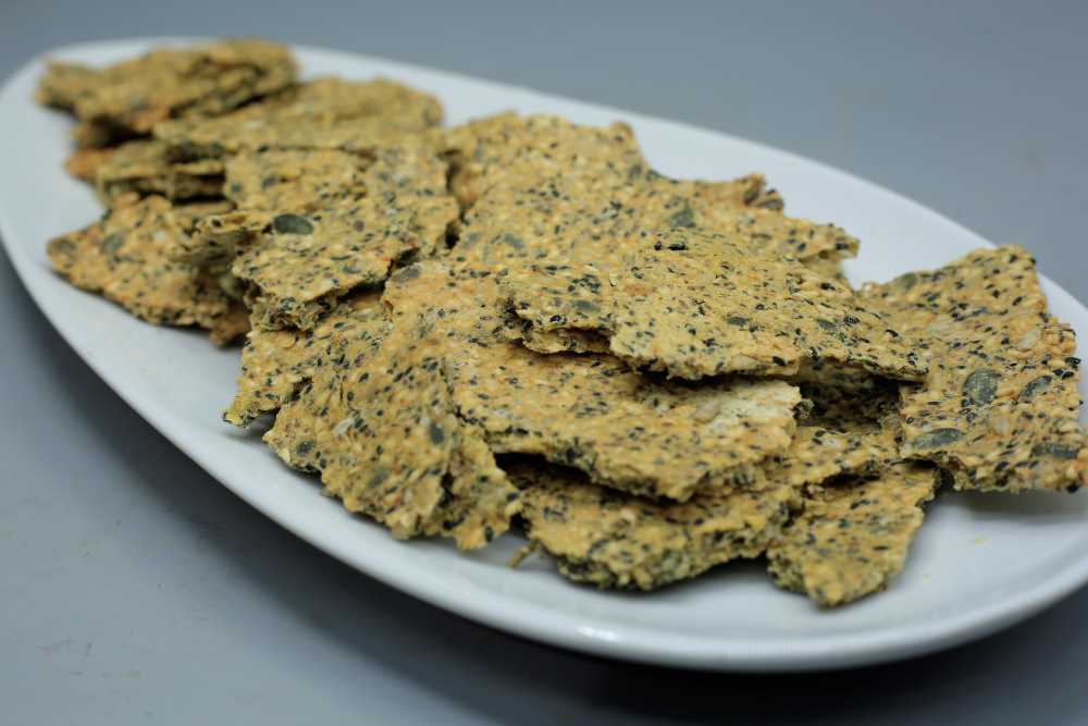 مقرمشات الحمص بالبذور