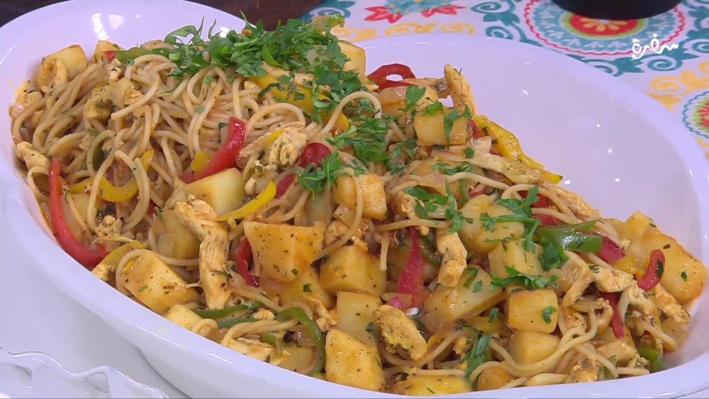 مكرونة بالبطاطس والدجاج