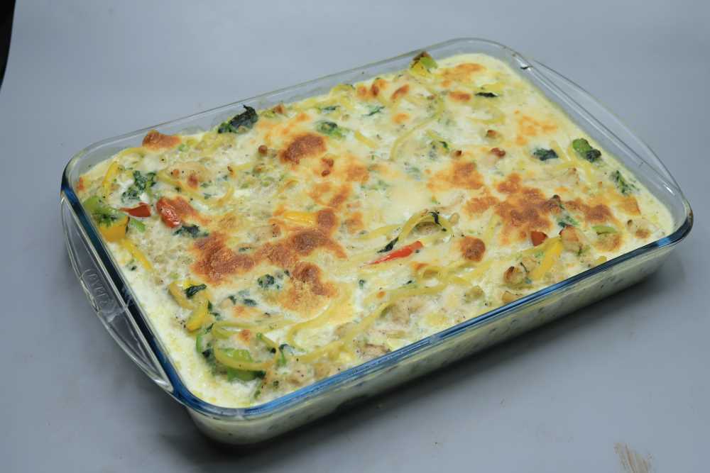 مكرونة بالدجاج والسبانخ