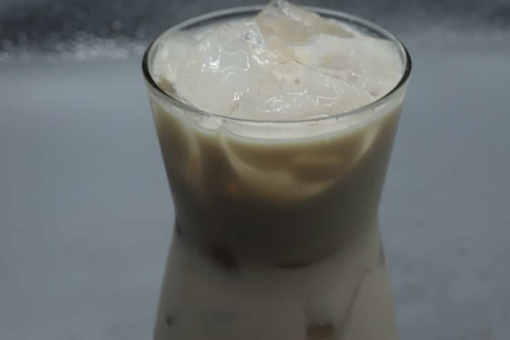 آيسد شاي لاتيه بالتوت