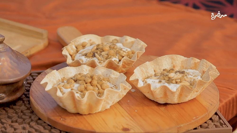 أطباق الحمص بالزبادي والطحينة