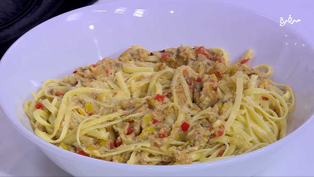 باستا بصوص الجبن الحار والثوم المحمص