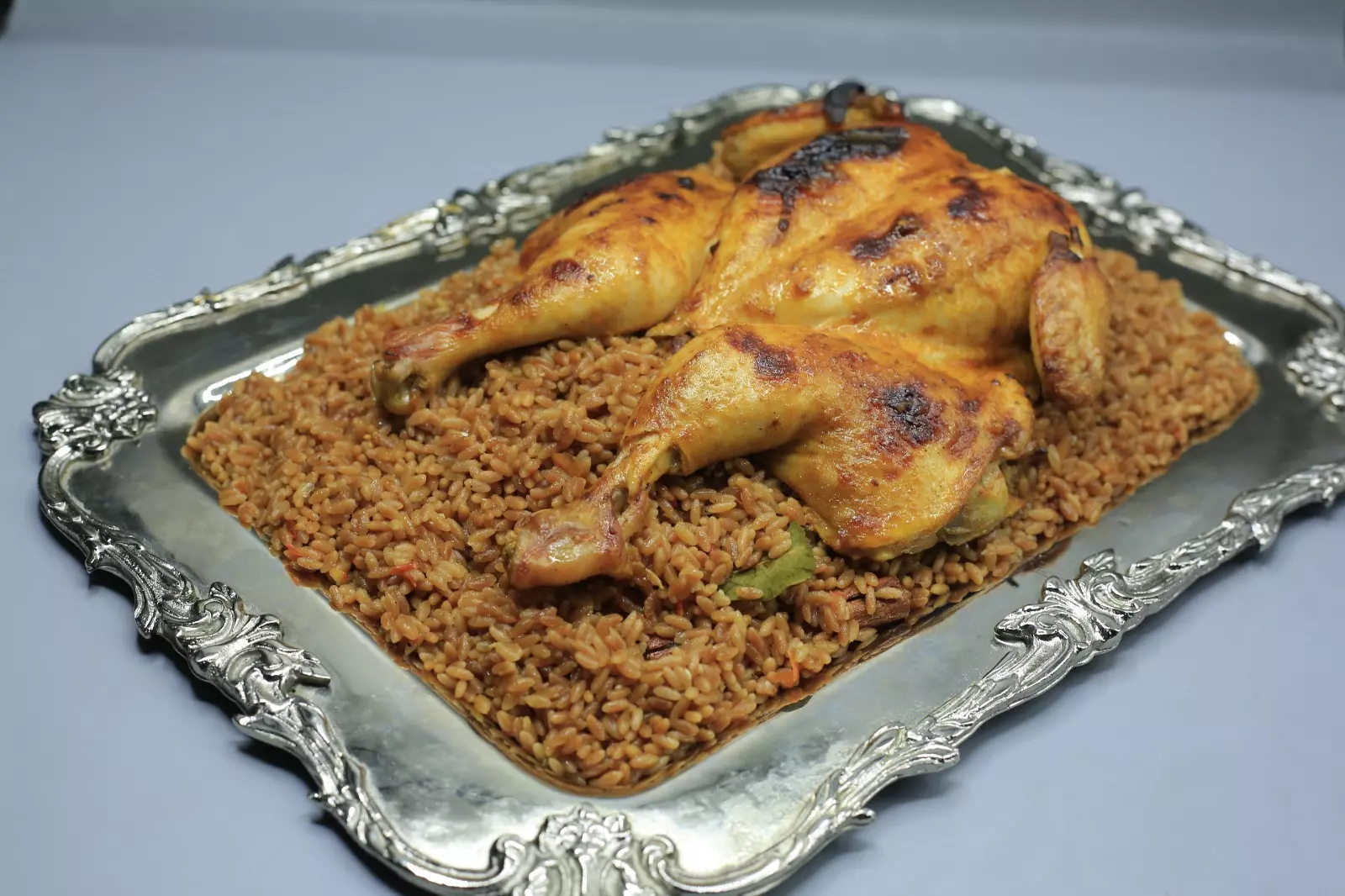 دجاج مشوي مع لسان العصفور