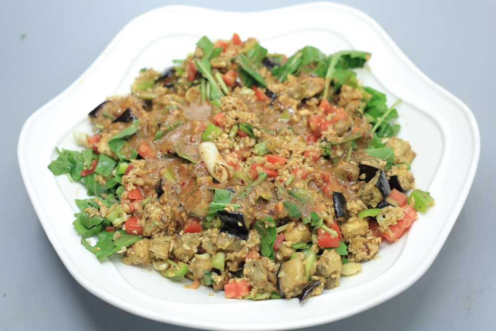 سلطة باذنجان بالفريك