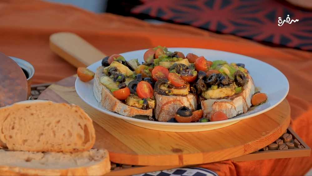 سندوتش حلوم مشوي بدبس الرمان