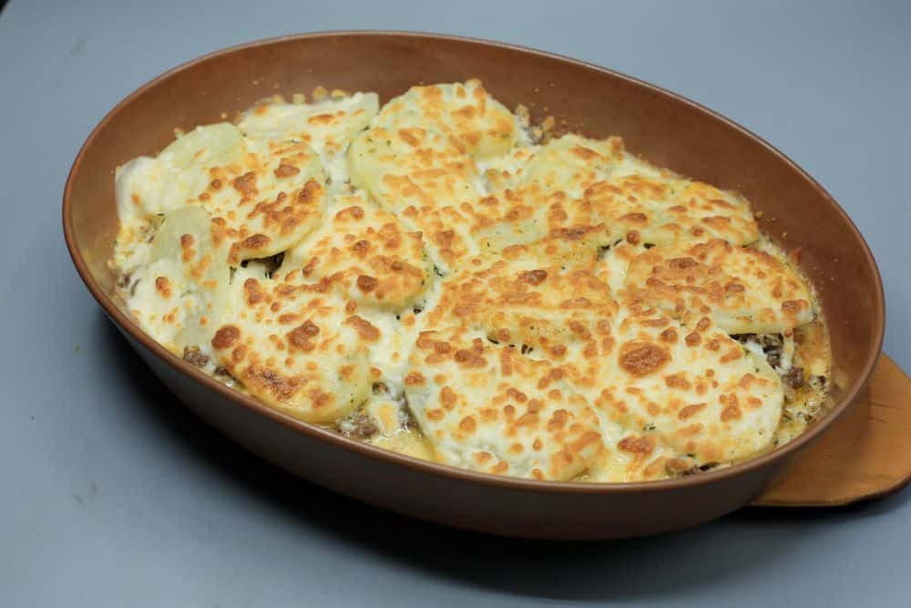 صينية بطاطس باللحم المفروم