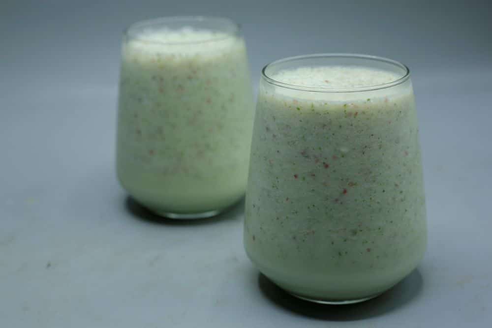 عصير خوخ باللبن