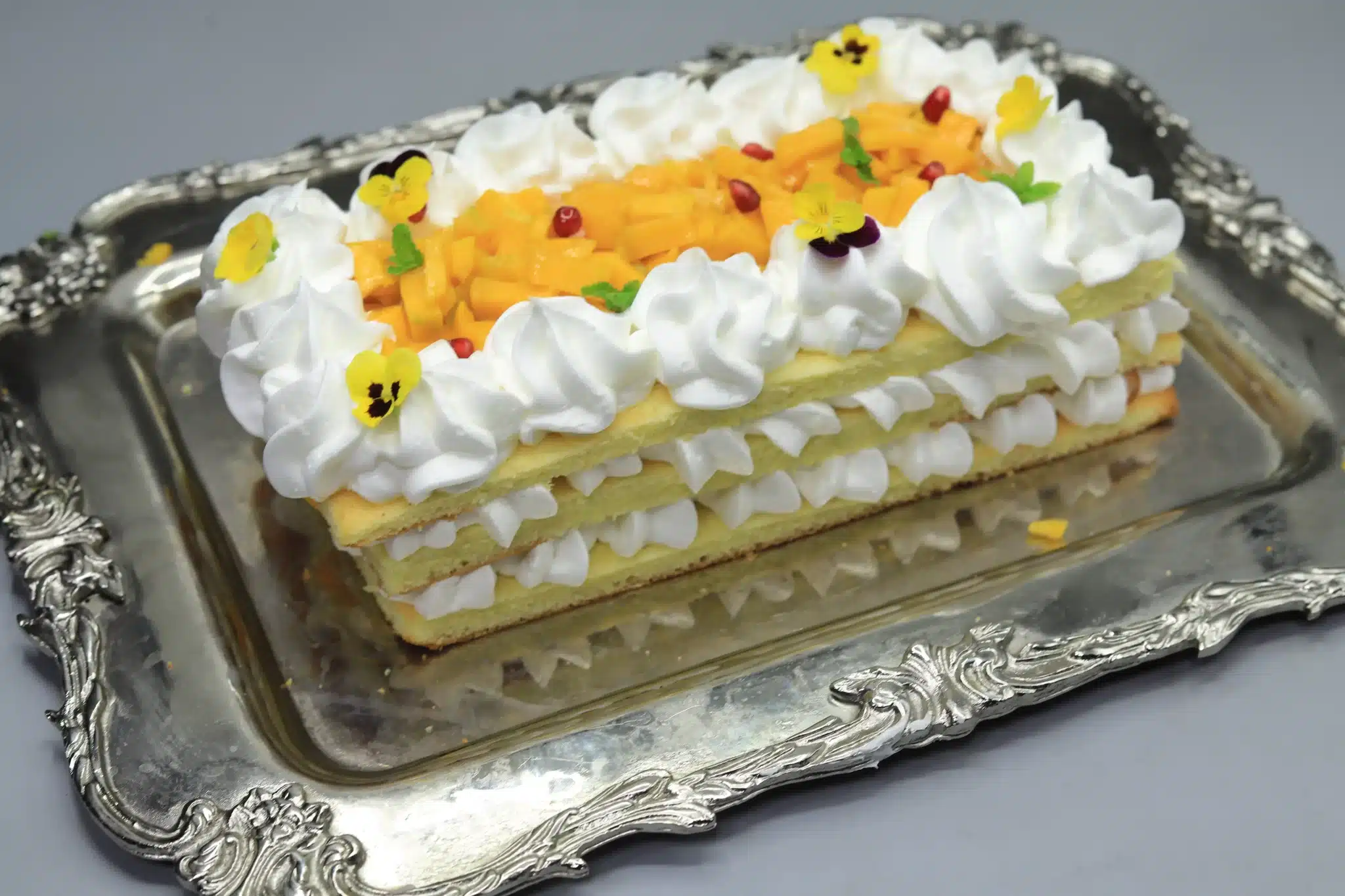 كيكة المانجو بالكريمة